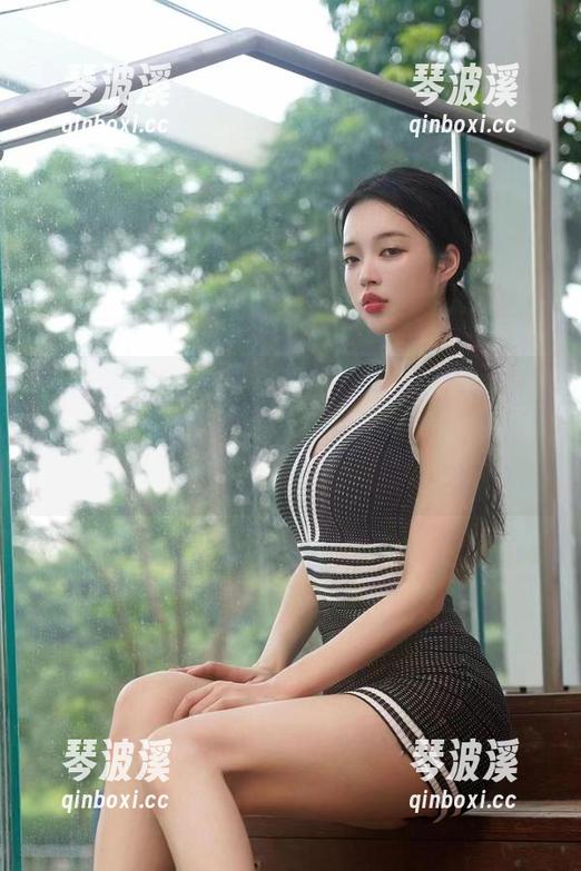 微密圈 - 不一样的视角，徐珺大哥的裤里丝——更新了一套图，评论区急需你们的脑洞