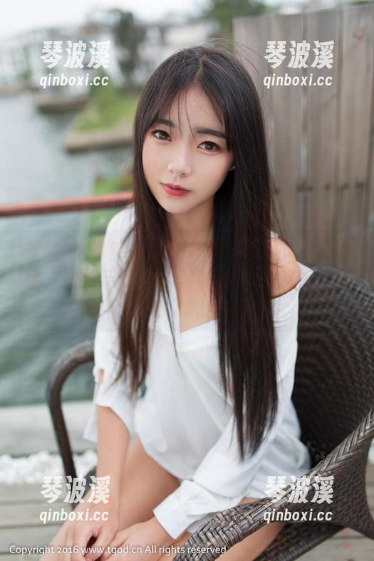 推女神 - 水里水外，苏糯米的泳衣写真精选，细腻与丰满的博弈，观众朋友们准备好了吗？