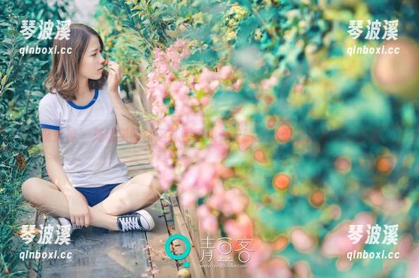 推女神 - 莫雅淇的精选礼服图集——哦我的天，这身材没话说