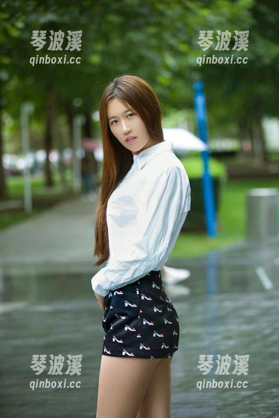 推女郎 - 睡衣不只是睡觉，冯雨芝的写真图库随意“放飞”