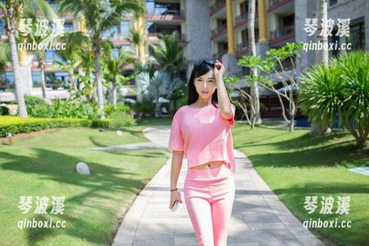 推女郎 - 更新！李丽莎的粉色写真：你一定不知道粉色也能这么有个性，我差点没认出这是她！