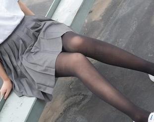 森萝财团 – 吸吸的写真发布：油亮黑丝“绫”，到处散发着微妙的气息呢。
