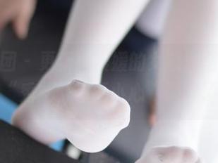 森萝财团 – 更新！媛媛的女孩套图，明明是在“秀”，却不小心“懵”了我。