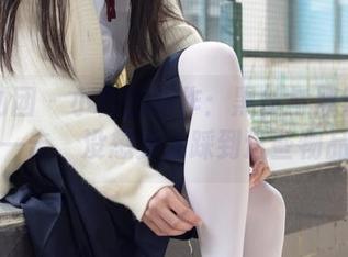 森萝财团 – 小夜的新作：黑丝与厚黑砰然一击，没想到会踩到这些物品