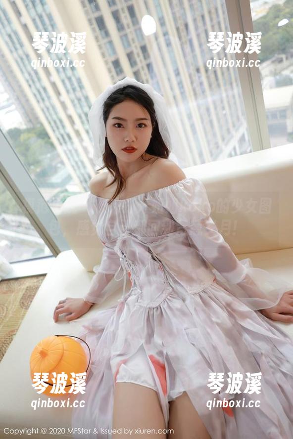 模范学院 - 快来打开妞妞koko的少女图包，感觉自己都回到青葱岁月！