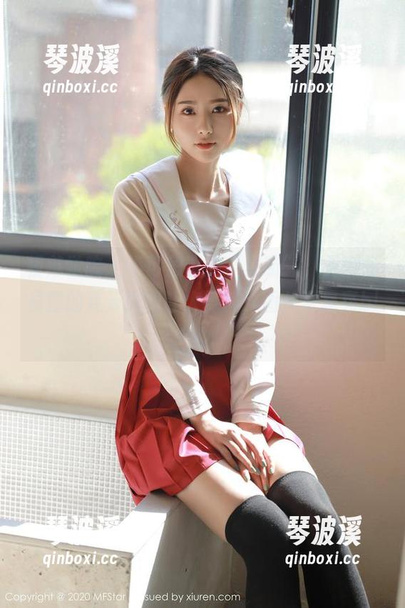 模范学院 - 不可思议的“星萌”，无意间暴露的夏天原图让人捧腹，图片更是亮bloop！