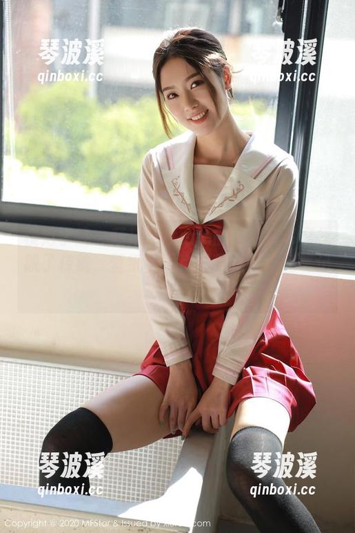 模范学院-萌琪琪Irene 模范学院 - 萌琪琪Irene的职业装写真摆脱了传统,壁纸上再也不只有咖啡和笔记本了!