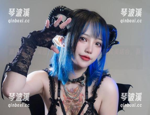 狐洛洛子的美图，再加上鲨鱼妹和女仆的完美结合，真想给她点个赞！