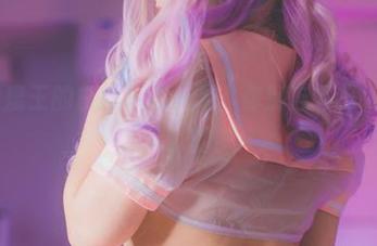 甜糖大魔王的白色写真，喂，你别告诉我這壁纸不带刺的？
