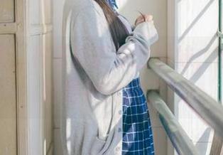 最新图库：神乐坂真东的学妹，谁发现她的眼神恍惚了？