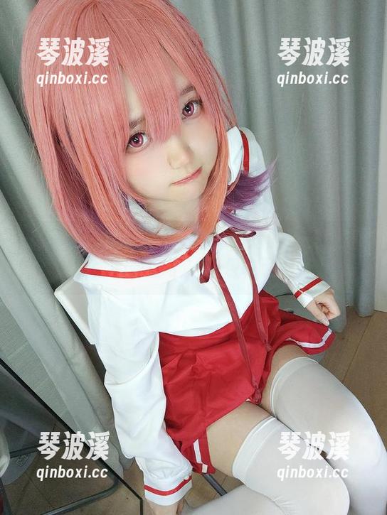 高清呈现！这位神沢永莉和她的电子猫猫宠物真的萌翻了，图包收藏必备！