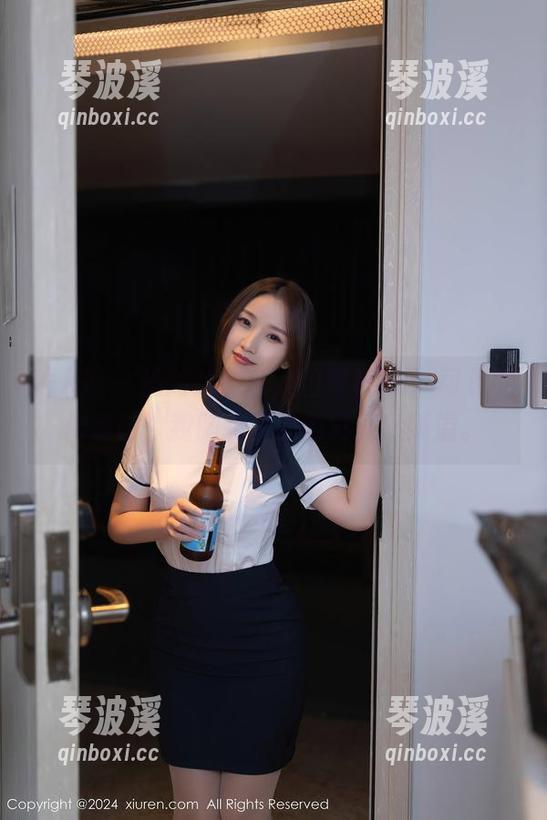 秀人网-Niki可雅 秀人网 - 虽然是黑白,但观看Niki可雅的作品时,我脑袋里的色彩竟然满溢。