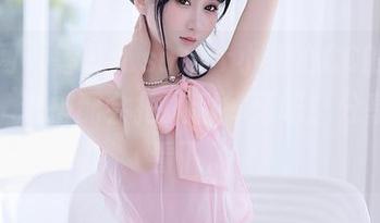 秀人网 – 等等，sugar小甜心CC的高清礼服，这搭配会把人甜掉牙吧！分享给你看下。