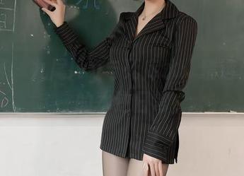 秀人网 – 九尾Ivy与死库水：精选游泳池的水逆日常
