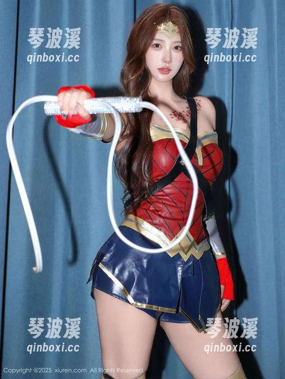 秀人网 - 注册后，周jojobaby的连衣裙任你下载，免费的，让人直呼‘好事成双’！