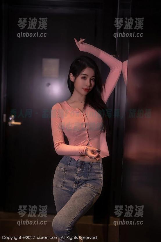 秀人网 - 孟狐狸FoxYini的写真，旅拍福利也是惊艳的
