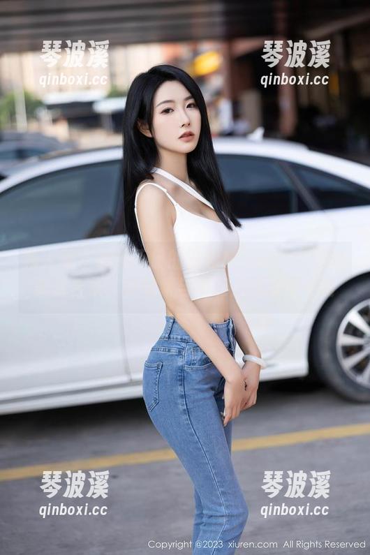 秀人网 - 魅惑不已的安然Maleah：灰丝美图合集，在佛系与中二之间取得平衡