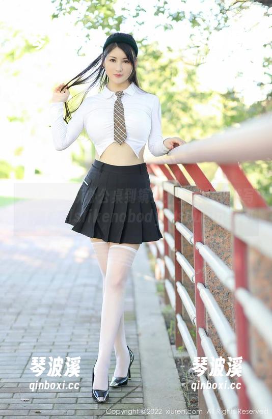 秀人网 - 从办公桌到镜头：安然职业装写真，feelslikenobody’sbusiness!