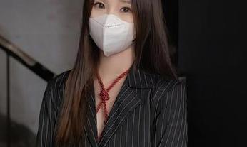 秀人网 – 这组全套睡衣作品，向小逗逗请教了多少发呆的功力。