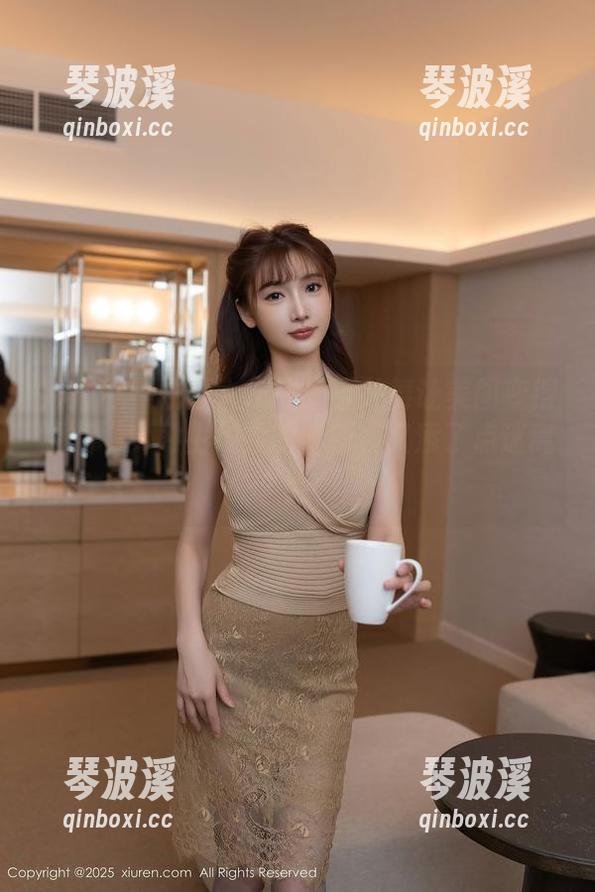 秀人网 - 校服大作战：樱井舞让美图变得更加“实习生”般的清新，又添了点迷离色彩？