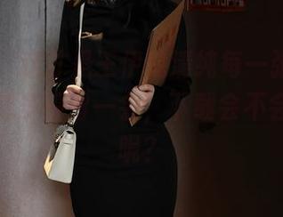 秀人网 – 这才是王伊纯清纯每一张原图，都让我想多停留一会，下载会不会太贪心呢？