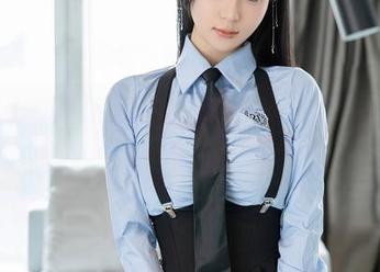 秀人网 – 高清草莓zz短裙——加一块巧克力，再配上一团奶油，那画面太美！