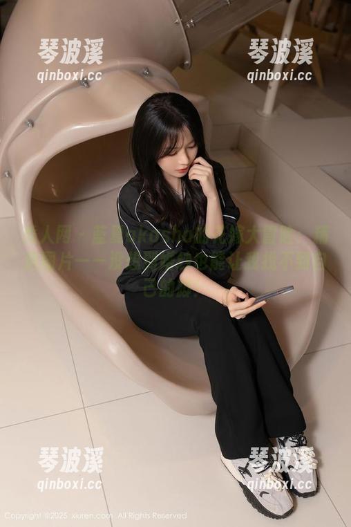 秀人网 - 蓝夏akasha的花嫁大冒险：精选图片——没想到婚纱也能让我找不到自己的脚！