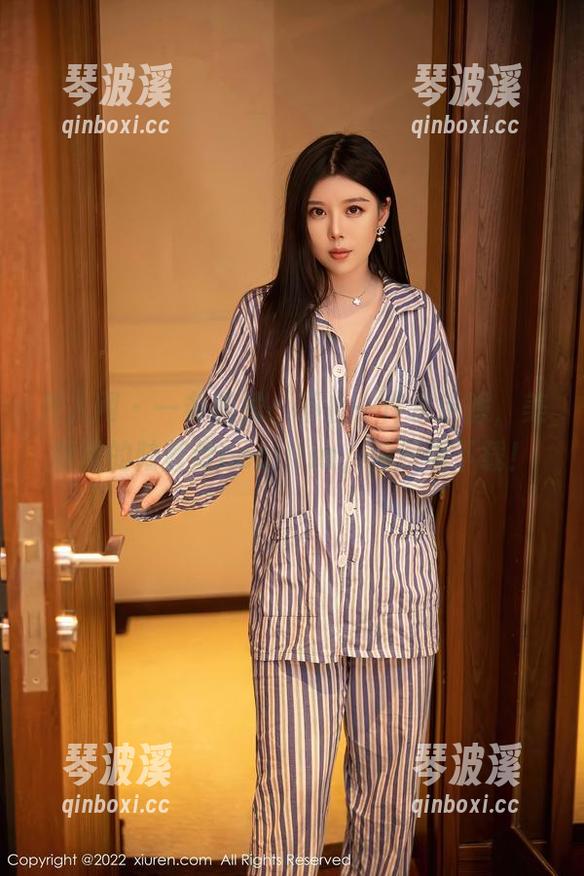 秀人网 - 一条航线、不止一件水手服，美图里的陆萱萱cecillia，你只需下载！