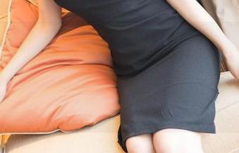 秀人网 – 水手服！？没想到陈念灵Vickyao的私拍也玩这招，真是令人好奇啊，图包里都有啥？