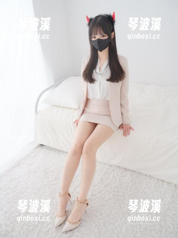 紧急企划 - 小恩的校服：图库里偶遇校园的怀旧故事