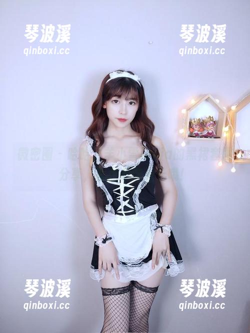 微密圈 - 哈哈，羊小雪juvia的黑裙套图分享，有点意味深长哦！