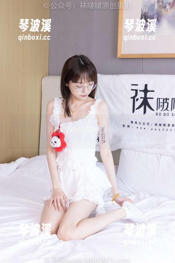 袜啵啵-瑶瑶 袜啵啵 - 有件事值得说,瑶瑶的白棉袜图包,让我重新审视了袜子的意义。