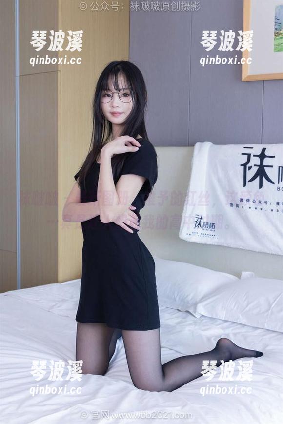 袜啵啵 - 最新图册，稚予的红丝，这颜色…真是让人想起我的高中时期。
