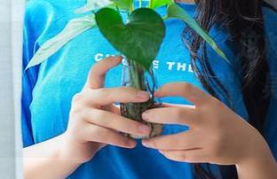轰趴猫 – 苏小暖的制服合集，这种气氛让我总想留住更多的细节，虽然，具体是啥也说不清楚。