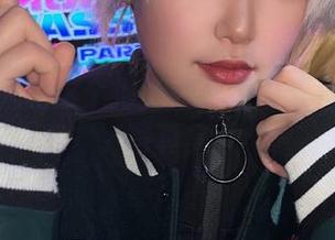 见不得人的这个泡泡就是逊啦夏日回忆录写真集