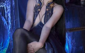 看里见年一的JK全套原图，突然觉得青春是个让人心痒的东西。