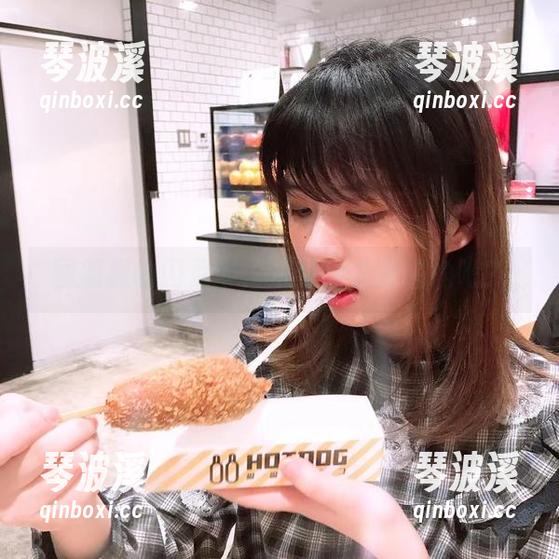 图册里的闪月半，双马尾才是主角吧？