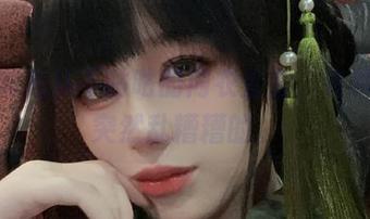 一窥阿九从不咕咕的内衣全套，各种想法突然乱糟糟的。