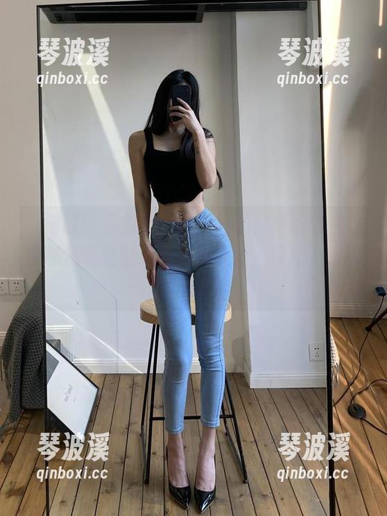 微密圈 - 拯救你无趣的日子，高清图包里的黑色蕾丝就是一剂强心针，拜托，看陈佩奇的！