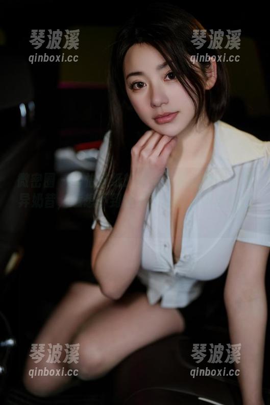 微密圈 - 雪怡妹纸的奶牛写真就像一杯奇异奶昔，意想不到的下载体验，网盘奉上！