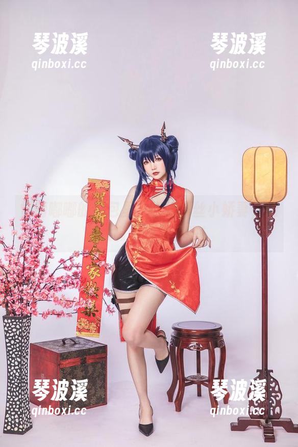 雪晴嘟嘟的图包里，红裙黑丝小娇妻，这也太有诱惑力了吧！
