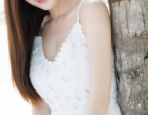 魅妍社 – 对于FoxYini孟狐狸的裸足写真，看来我网盘里的空间感都要重审一下