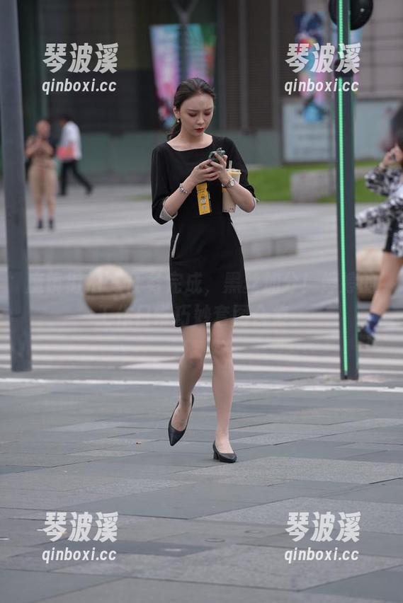 魔镜街拍 - 任务完成，黑丝加分！婷婷的工作日常巧妙套图合集。