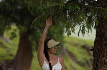 微密圈 – “多一个情人”？最新照片让你重新审视鹿瑶！